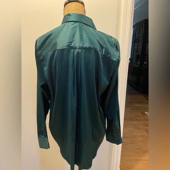 Bistro green satin signature equipment shirt in size size small. - Picture 2 of 3